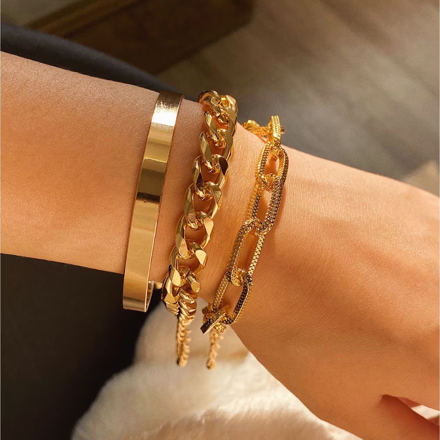 WOMEN’S BRACELETS